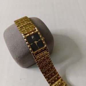 Vintage Seiko Watch For Women FLAWED NOT WORKING-For parts AS IS